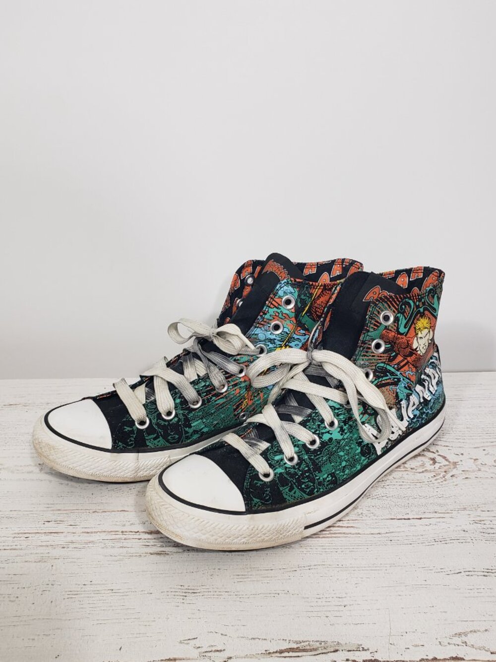 DC Comics  Aquaman  Graphic Art Super Hero Hi-Top Converse  Men's 9 Women's 11